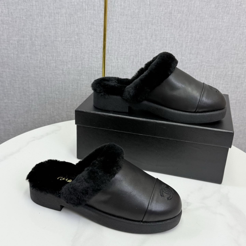 Ch**el slippers